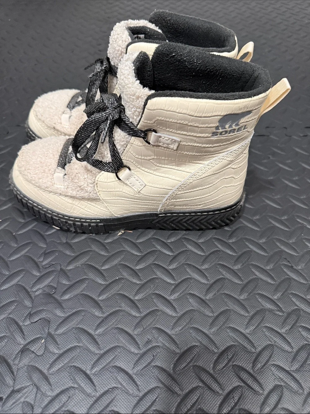 Sorel warm sherpa